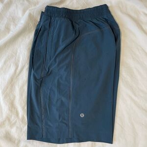 Lululemon Pacebreaker 9in w/ liner